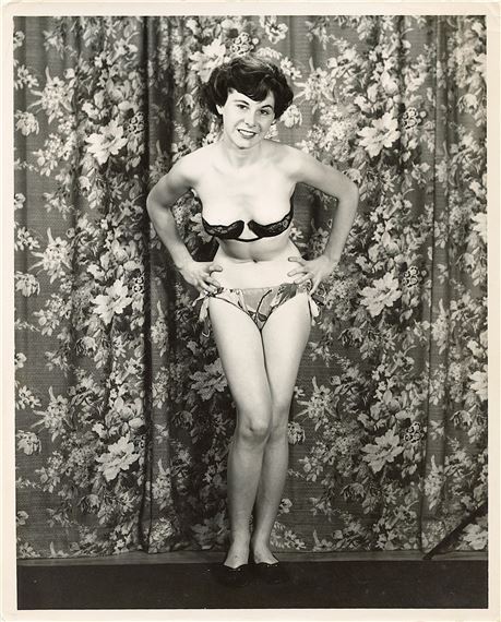 Original Photo Pin Up Estate BUNNY YEAGER 10 x 8 Inch by Bunny Yeager, January 1955