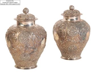 : AN IMPORTANT PAIR OF CHARLES II SILVER GINGER JARS AND COVERS - Jacob Bodendick