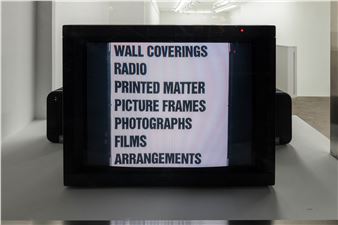 Christopher Williams: Werbung: A 48 Hour Display of Quality Framing Materials - Maxwell Graham