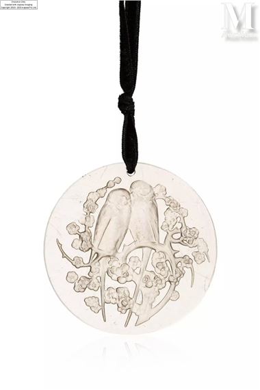 "Deux Perruches" by René Lalique, 1919