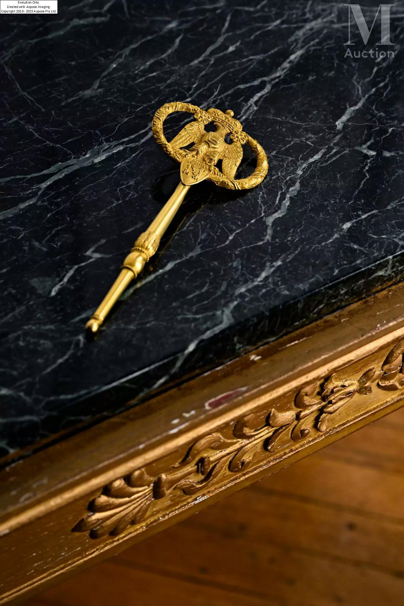 Artwork by De La Cour, RARE CLÉ DE CHAMBELLAN AU CHIFFRE DE NAPOLÉON, ROI D’ITALIE, Made of en bronze doré