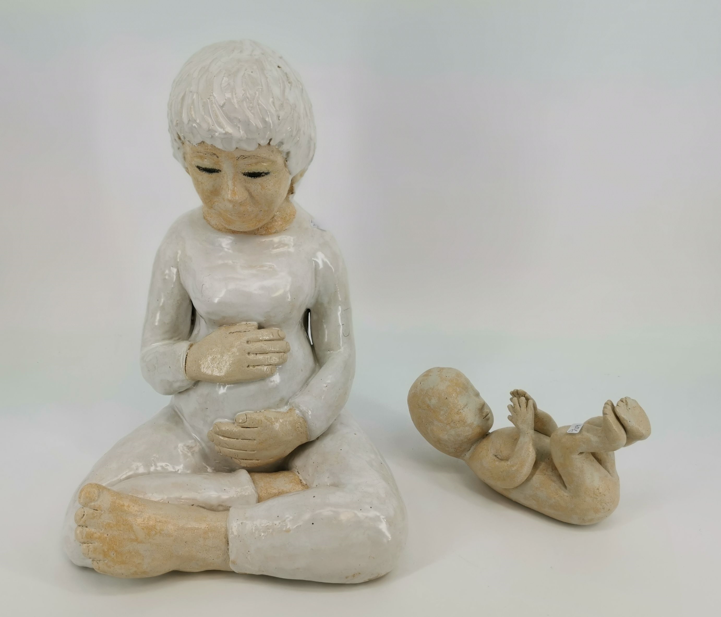 Artwork by Christa Tenkmann, Schwangere, Made of Keramik