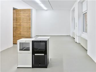 Rita McBride: Generatives - Konrad Fischer Galerie, Dusseldorf