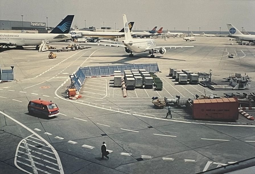 Airport (Frankfurt am Main) - Fischli & Weiss