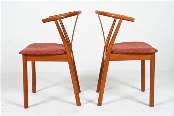Hans J. Wegner | (10) KARL HOFFER-LARSEN CHERRY WISHBONE CHAIRS