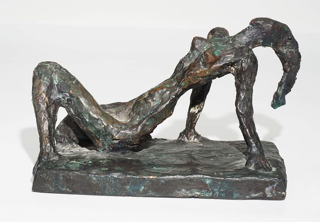 Artwork by Udo von Oven, Einzelplastik "Zurückgebeugte". Bronzeguß
