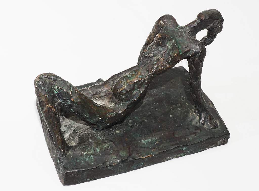Artwork by Udo von Oven, Einzelplastik "Zurückgebeugte". Bronzeguß