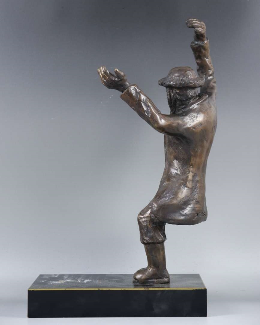 Nicky Imber | een bronzen sculptuur van twee dansende mannen | MutualArt
