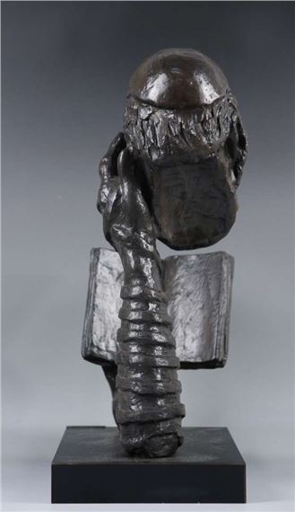 Nicky Imber | een bronzen sculptuur van een lezende man | MutualArt