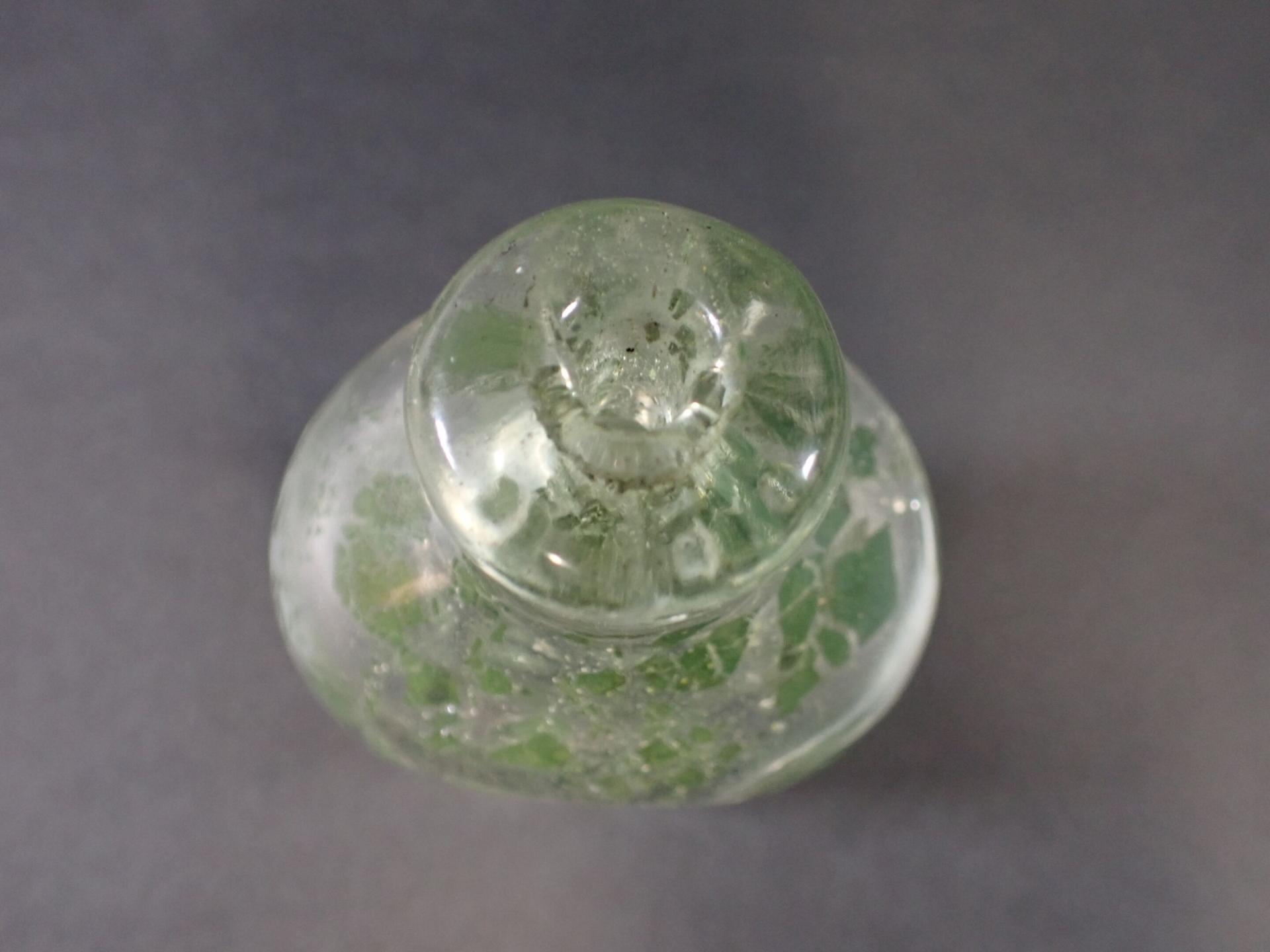 Artwork by Maurice Marinot, Petit flacon à craquelé très éclaté, Made of thick blown and hot-shaped glass, translucent orange, with inclusions of metal oxides