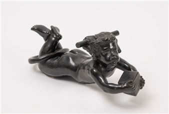 Probable door knocker hammer in the form of a child hanging from a hoop and holding a cube. Black patina bronze proof. Signed L. Chabaud on the cube. Length: 30 cm. Worn patina. - Louis Felix Chabaud