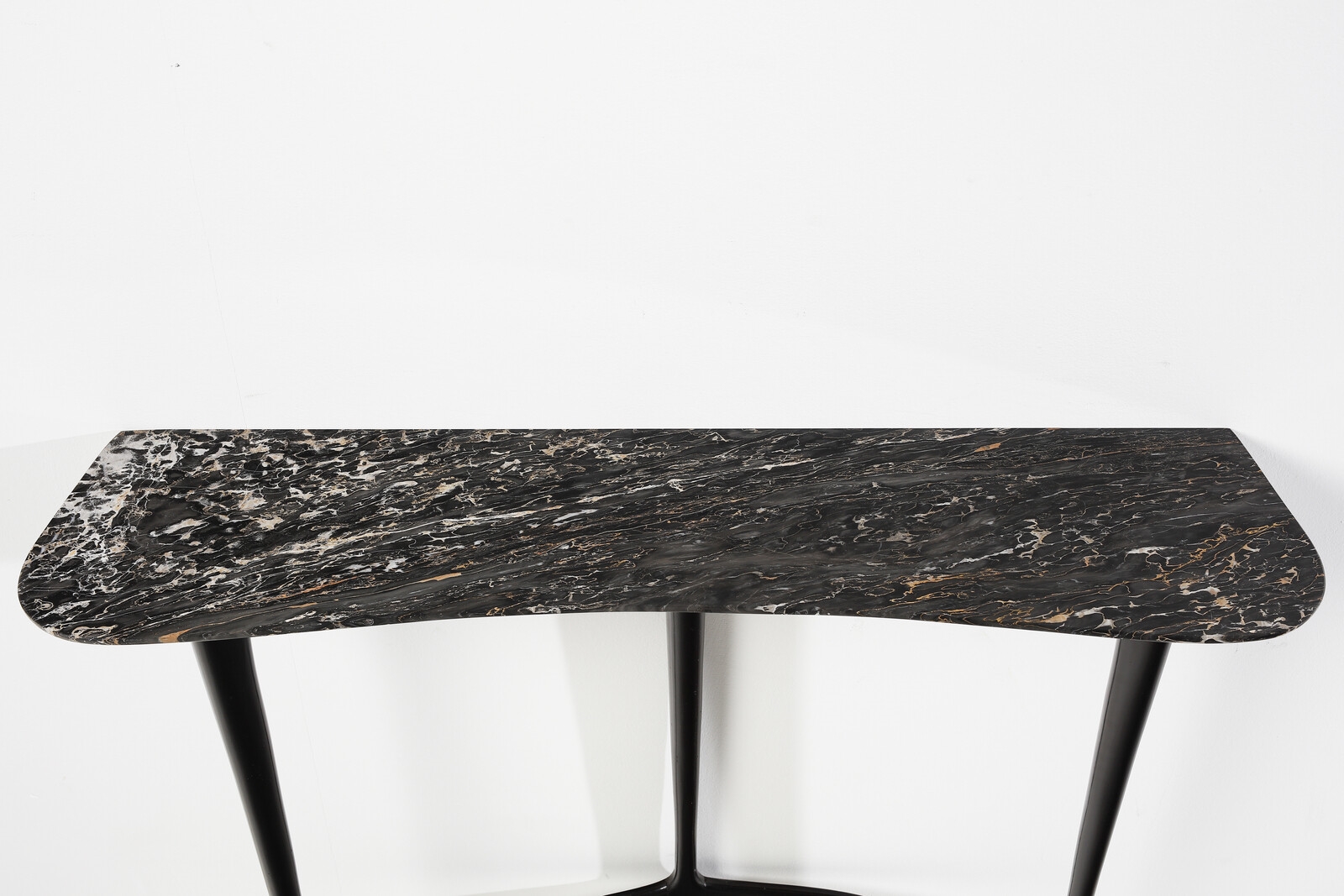 Artwork by Ezio Minotti, Consolle, Made of Technique : Wood and marble