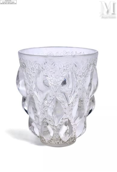 Dans le cadre de nos activités de ventes aux enchères, notre maison de ventes est amenée à collecter des données à caractère personnel concernant le vendeur et l’acheteur. Ces derniers disposent dès lors d’un droit d’accès, de rectification et d’opposition sur leurs données personnelles en s’adressant directement à notre maison de ventes. by René Lalique, circa 1930