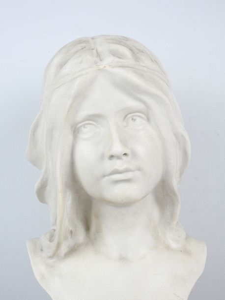 Lilli Wislicenus-Finzelberg | Buste de femme Art Nouveau en platre ...
