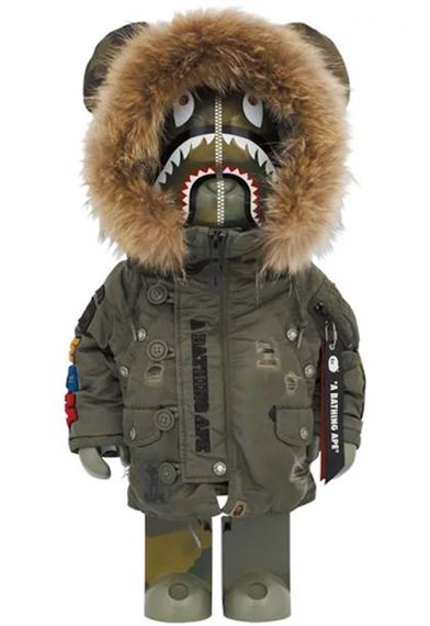 Be@rbrick | 1000% Be@rbrick BAPE(R) × ALPHA CAMO SHARK 2023 H70cm 