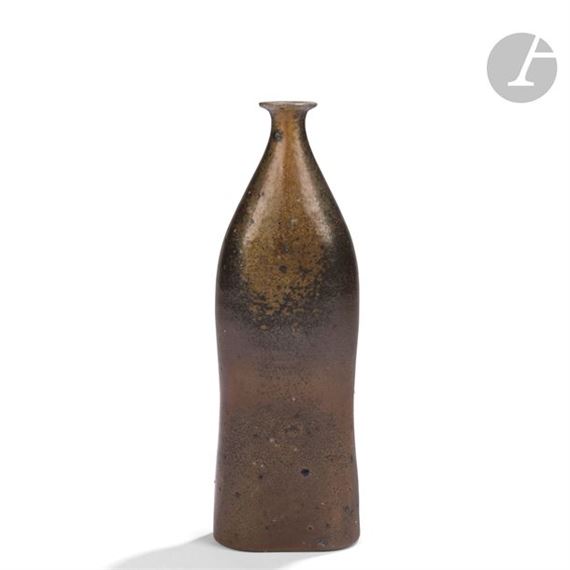 Flat bottle; the body slightly constricted, the annular neck finished as a plateau. by Robert Deblander, 1960s