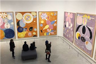 Women and Spiritualism in Art