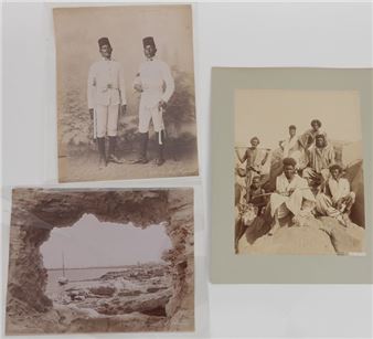 Ensemble de trois tirages albuminés dont un contrecollé sur carton - Constantine Zangaki