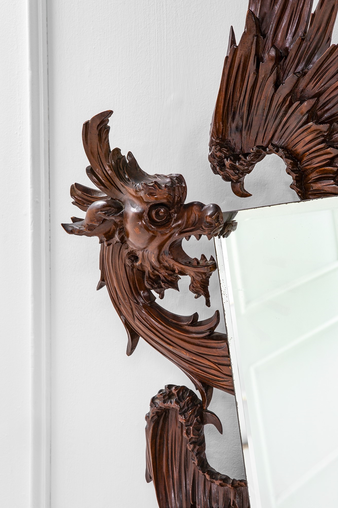 Artwork by Gabriel Viardot, Specchio con drago, Made of wood