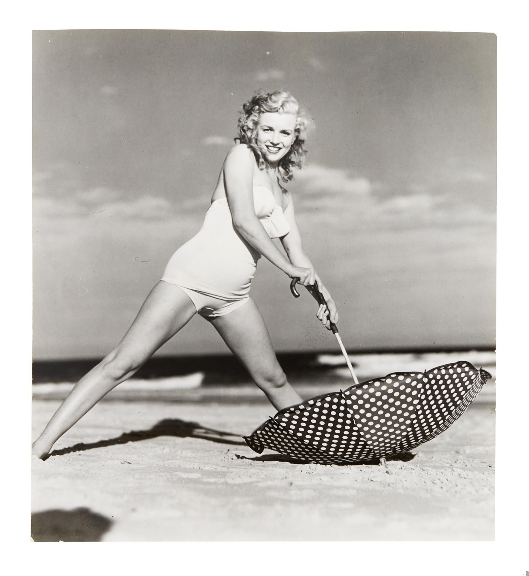 andre-de-dienes-marilyn-monroe-andre-de-dienes-beach-umbrella-photo