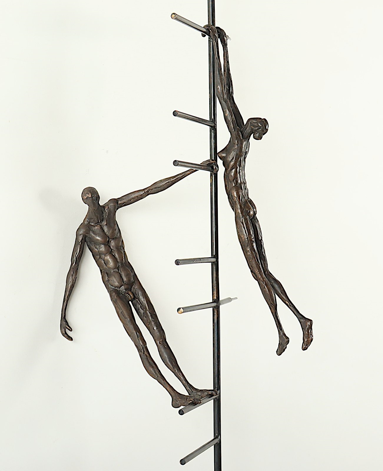 Roland Martin | Leiter mit Figuren | MutualArt