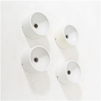 Quattro lampade da parete o a plafone. mod. 268. Metallo verniciato. Produzione Arteluce, 1970 ca. - C. Boeri