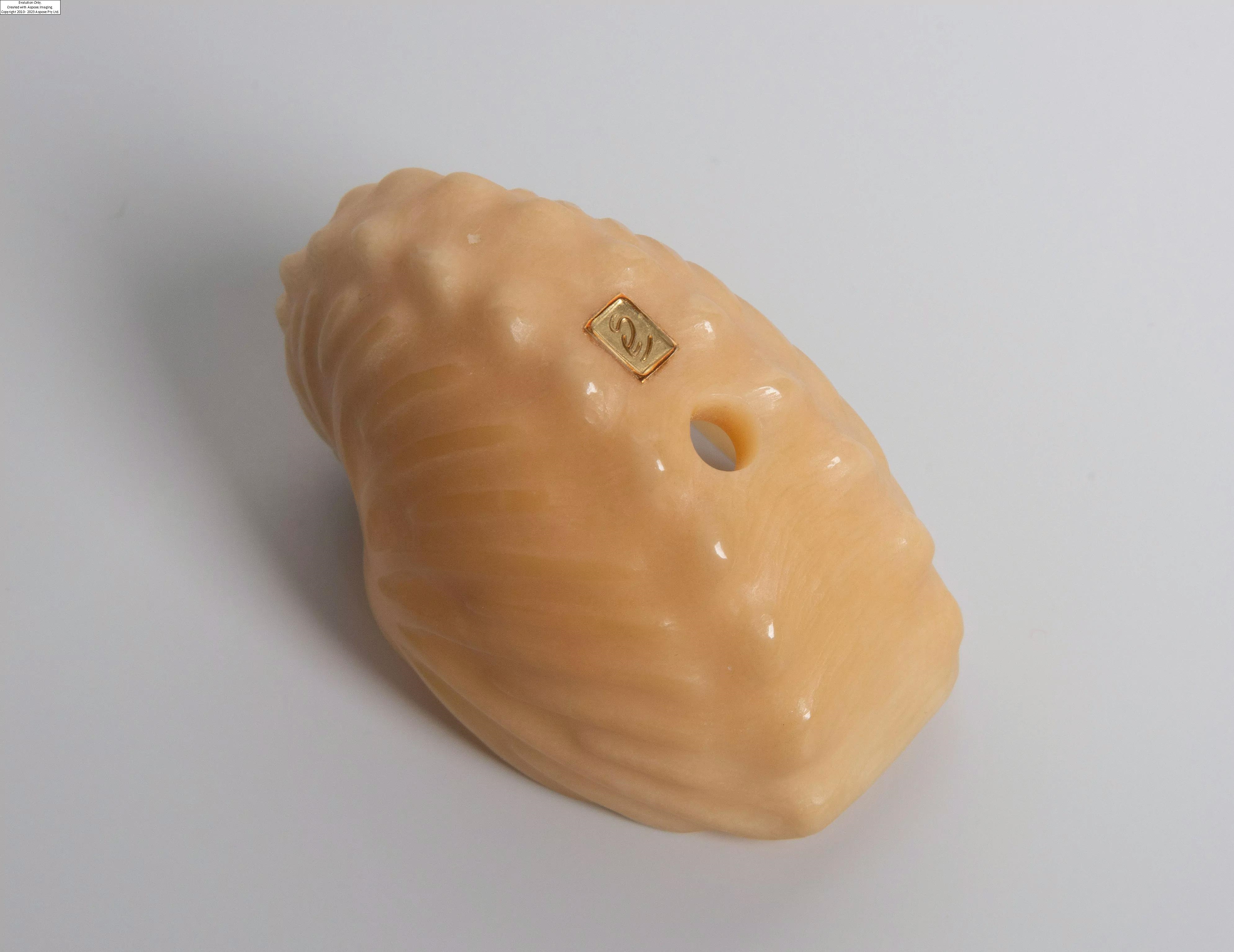 Susan Wraight | Holz-Netsuke von Susan Wraight (Berkshire 1955 (1990 ...