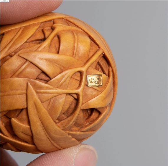 Susan Wraight | Holz-Netsuke von Susan Wraight (Berkshire 1955 (1993 ...