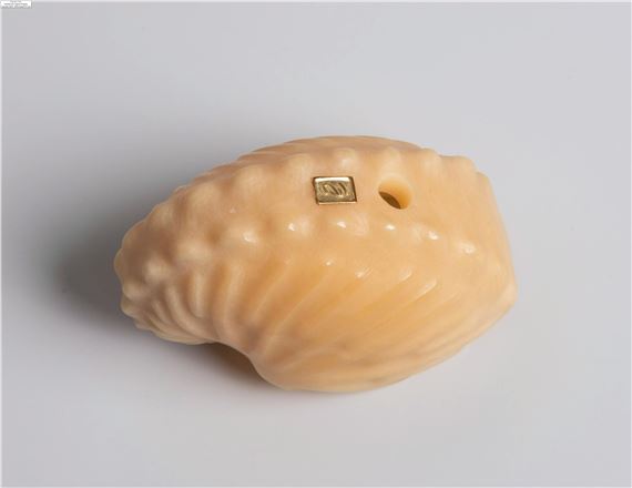 Susan Wraight | Holz-Netsuke von Susan Wraight (Berkshire 1955 (1990 ...