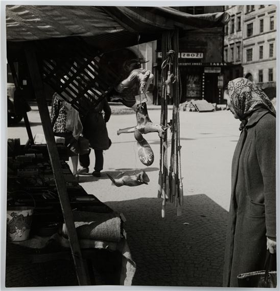 ON THE MARKET by Vilém Reichmann, 1950s