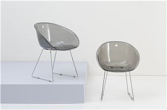 Due poltrone modello “921” - Marco Pocci