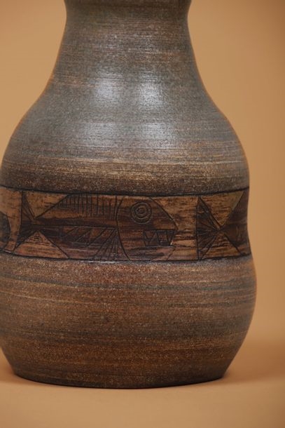 Artwork by François Raty, Fish vase Brown... - Lot, Made of Brown ceramic