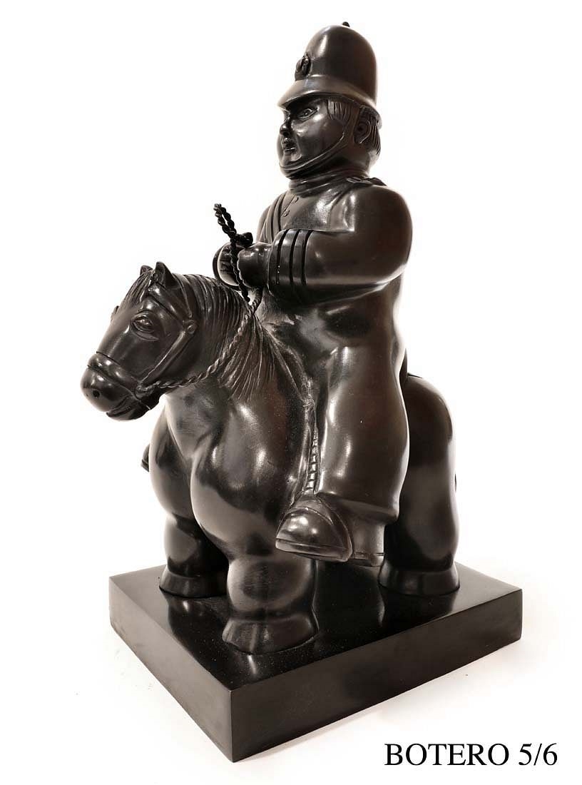 Police on Horse Sculpture - Fernando Botero