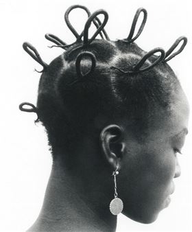 J.D ‘Okhai Ojeikere: Sculptures for a day - Galerie du Jour Agnès B