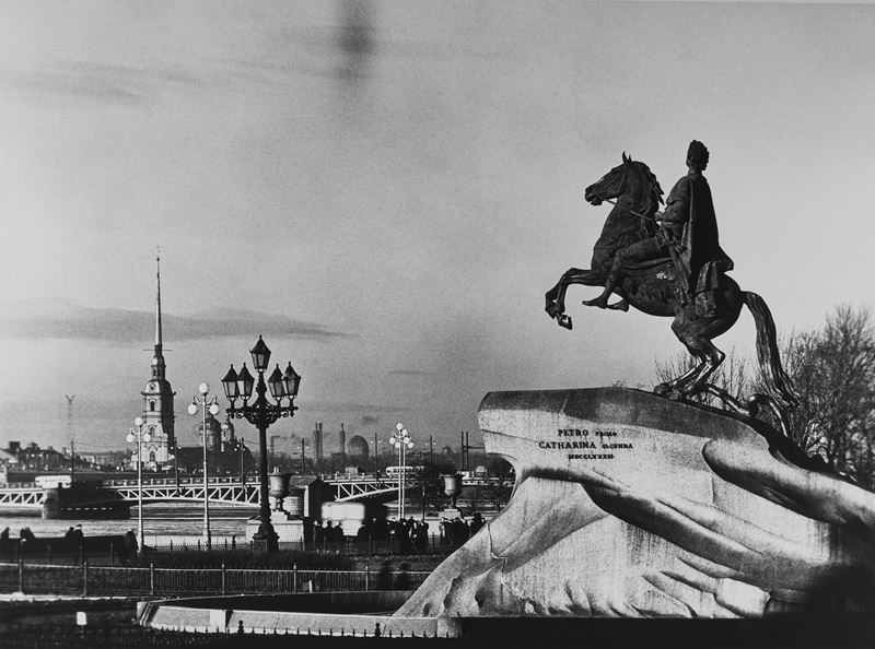 jewgeni-chaldej-leningrad-monument-to-peter-i-1959-mutualart