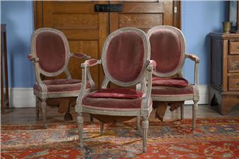 Suite of three molded, carved and lacquered wood armchairs attributed to Claude Sené from the Transition period.
Richly carved, they stand on tapered legs.
H. 81.8 W. 55 D. 50 cm - Jean-Baptiste-Claude Sené