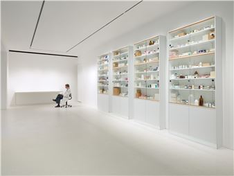 Duane Hanson | Damien Hirst - Gagosian, London (Davies Street)