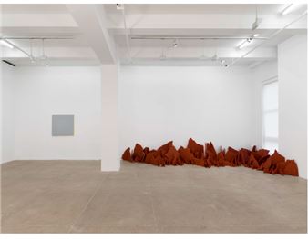 Delcy Morelos and Ettore Spalletti: Esa esquina soy yo - Marian Goodman Gallery, New York