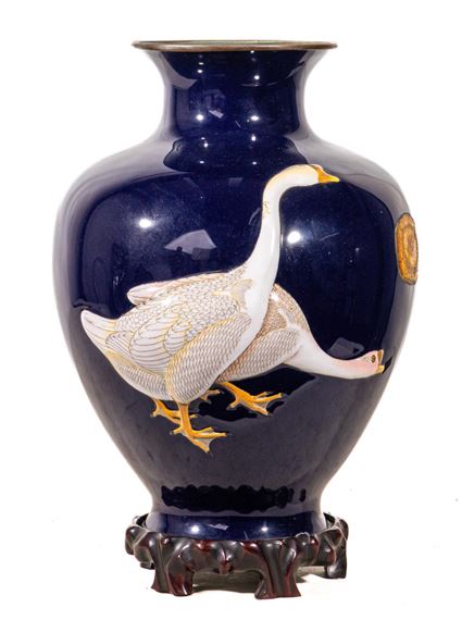 A Gonda Hirosuke (1865-1937) Japanese cloisonne vase decorated with geese (H:40cm by Gonda Hirosuke