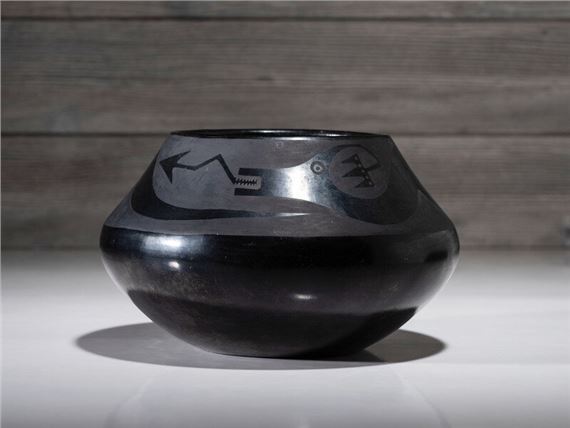Maria Martinez
(San Ildefonso, 1887-1980)
Blackware Pottery Jar 1923-1925 by Maria Montoya Martinez, 1923-1925