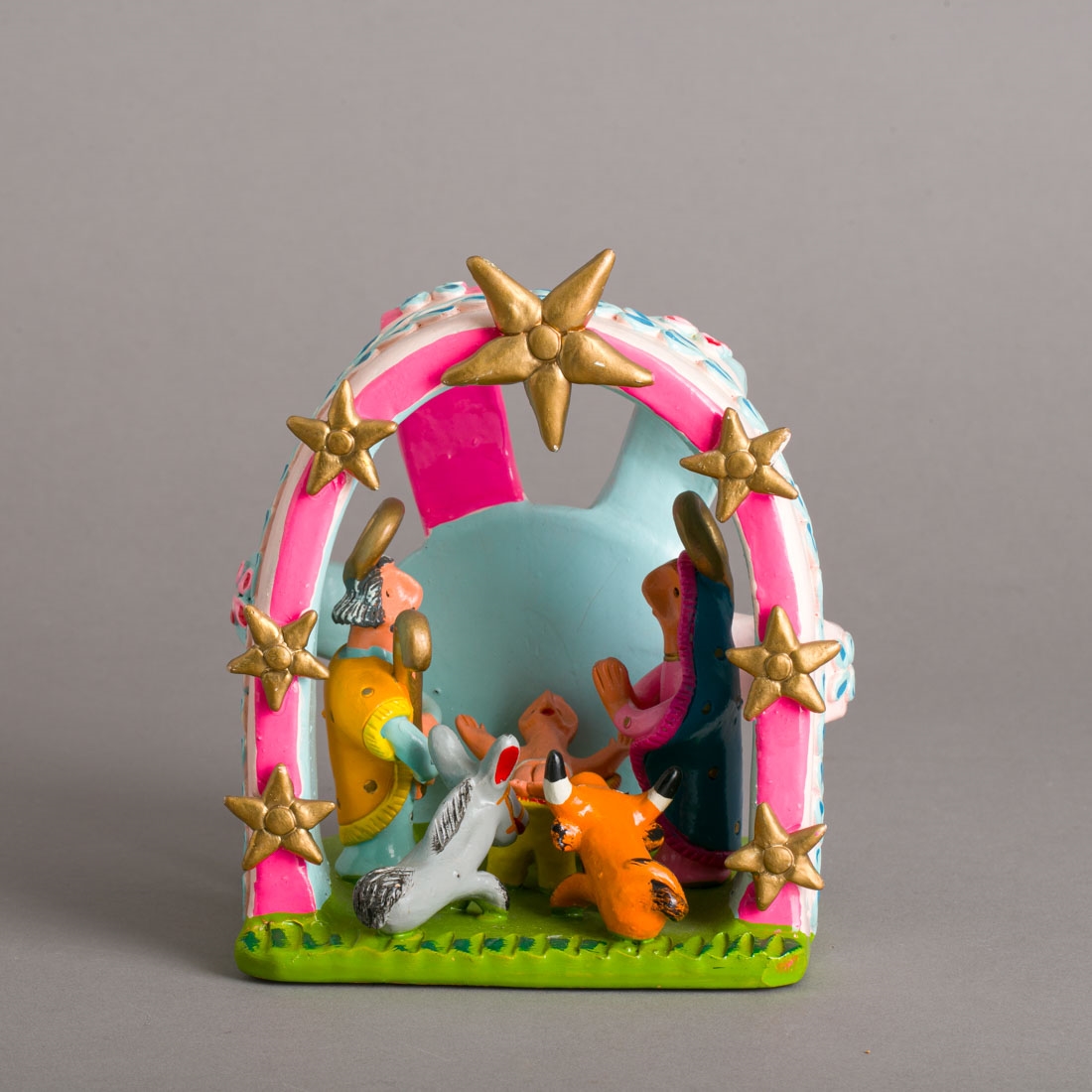 Artwork by Rosalina Baraca, Grupo escultórico em barro de Barcelos, decoração policromada e dourada, assinada