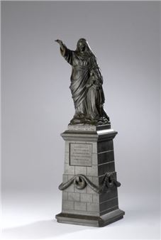 GUILLONNEAU (19th century), after Amédée MENARD (1806-1879) Sainte-Anne and the Virgin Bronze proof mounted on a cast-iron base. Signed on the front and engraved with the title of the monument in Latin on the base. H.37 cm This sculpture is a reduction of the statue of Saint Anne, inaugurated in 1871, overlooking the Loire River in Nantes - Amédée Ménard