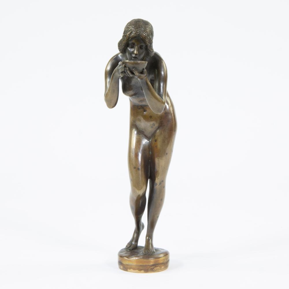 bronze sculpture of a drinking girl, posthumous edition - Victor Heinrich Seifert