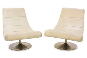 A PAIR OF OLIVIER STYLE CHAIRS - Gijs Papavoine
