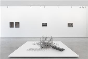Vivian Caccuri: Invisible Hand - Galeria Millan