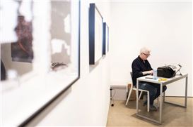 Amid a Sea of Paintings and Sculptures, Tim Youd Makes ‘Noisy Art’ at EXPO Chicago