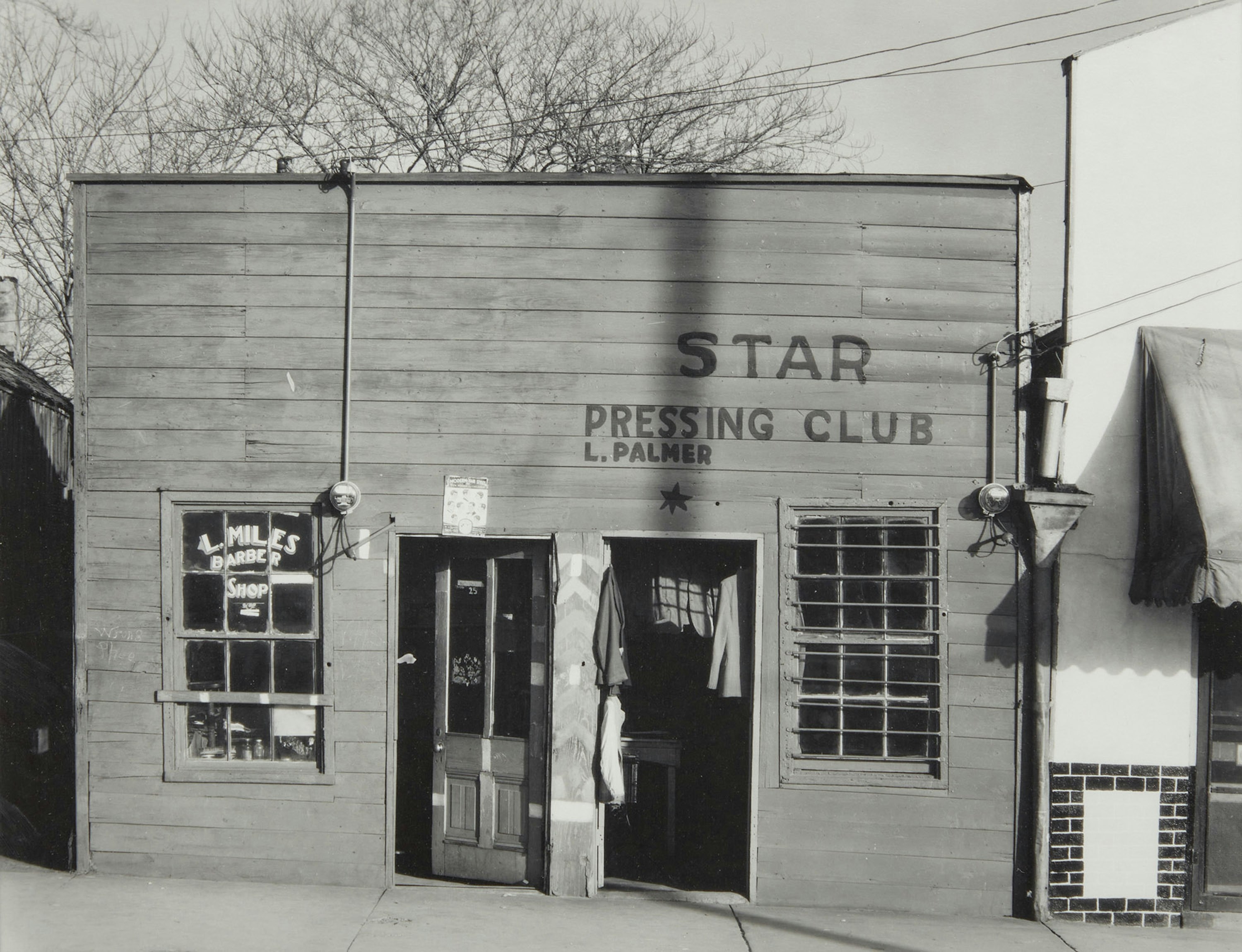 Star Pressing Club, Vicksburg, Mississippi - Walker Evans