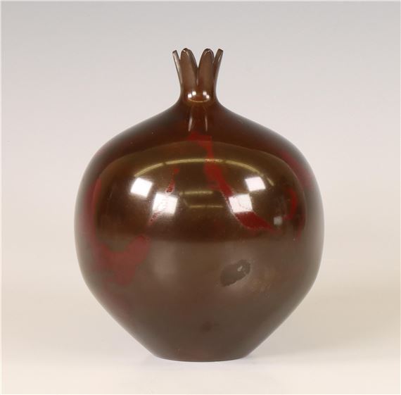 Vase - Tadashi Nishimura