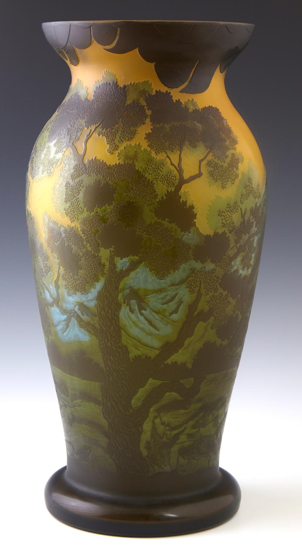 Large Style Scenic Cameo Vase - Emile Gallé