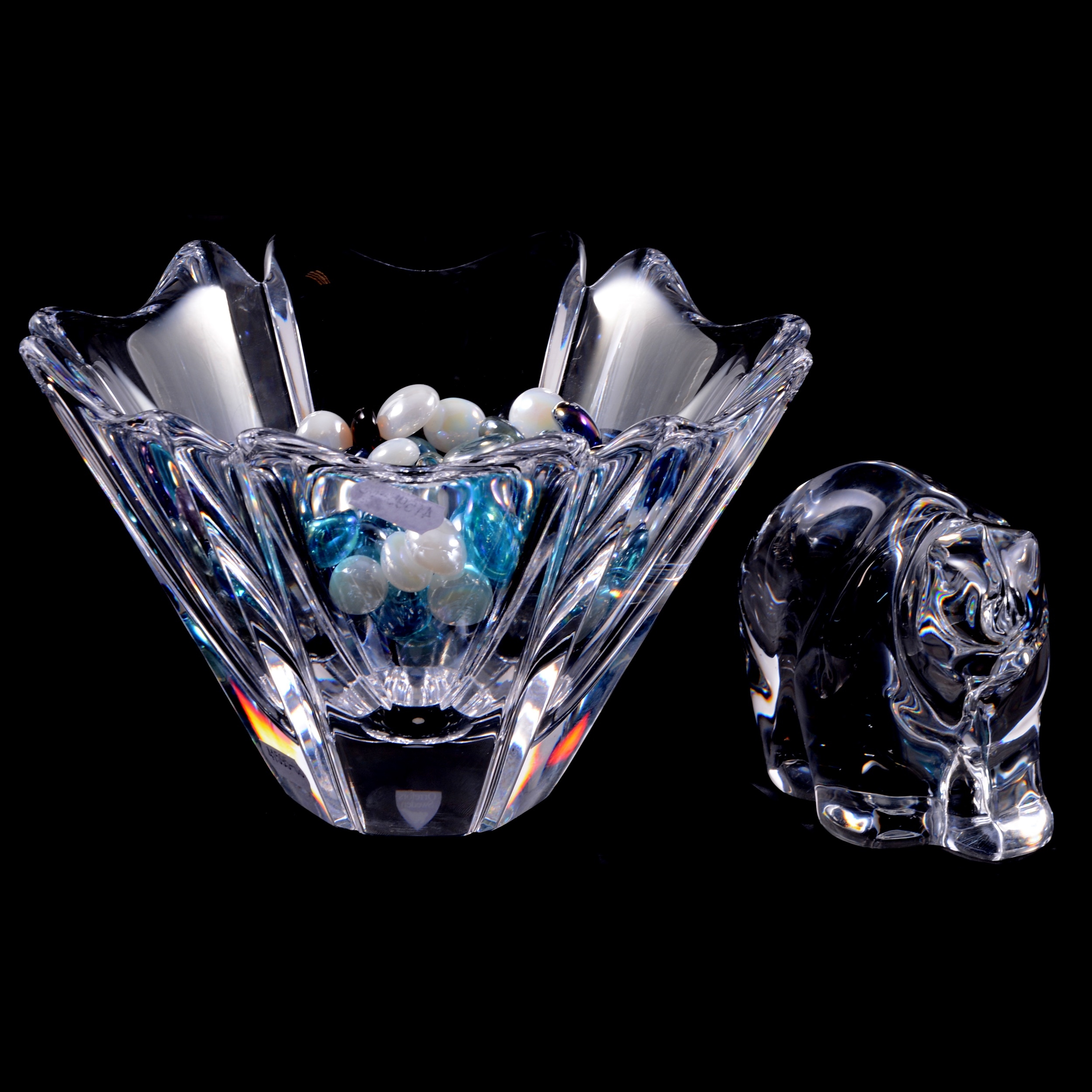 An Orrefors glass bowl and modern Crystal glass bear figure - Orrefors